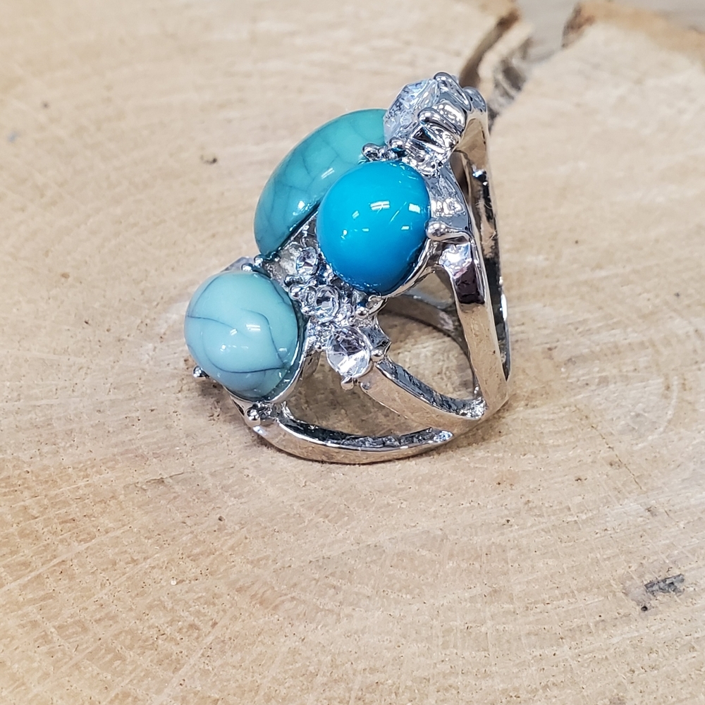Ring - Picture 2 of 5